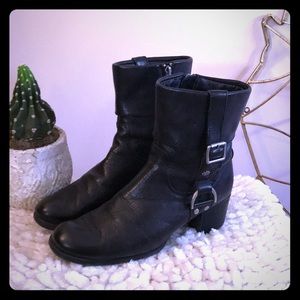 Women’s black leather Harley Davidson boots
